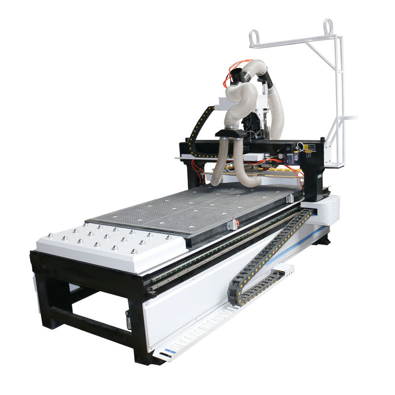 Modification automatique de l'outil PM1325 ATC Travail du bois KT Coupe de planche CNC Routeur machine pour les fermes