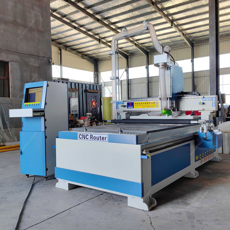 Machine professionnelle de gravure et de fraisage CNC de 6 kW pour la sculpture sur bois