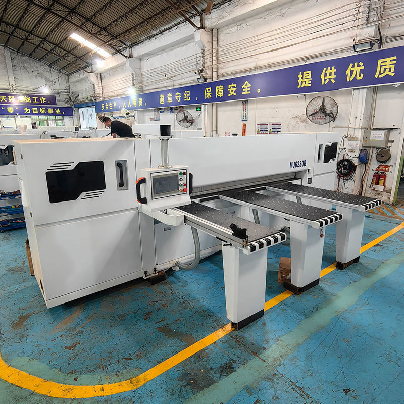 Tensions personnalisées MJ6230B Automatique horizontale CNC Sauteuse à panneaux de bois de précision