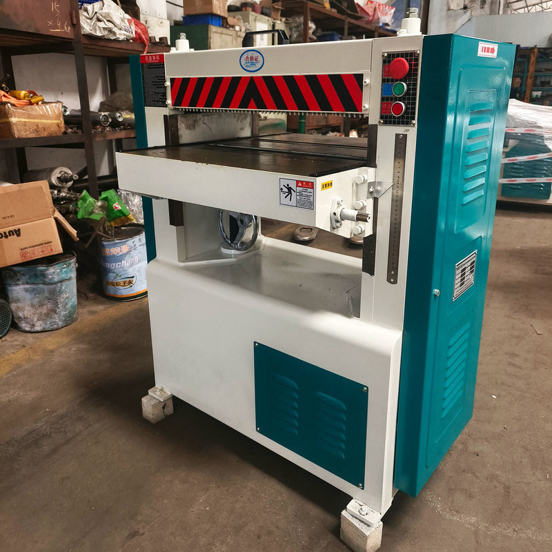 5.5kw Tête de coupe droite MB106 Heavy Duty High Speed Single Side Multifunctional Planer Machine pour le travail du bois