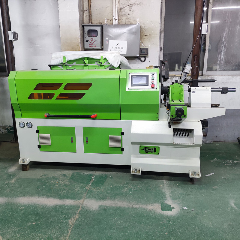 Machine de tournage de tour à bois CNC polyvalente pour le travail du bois avec max. longueur tournée 750 mm