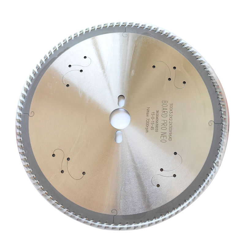 300*3.2*96T*30 Lamelle de scie circulaire pour bois MDF