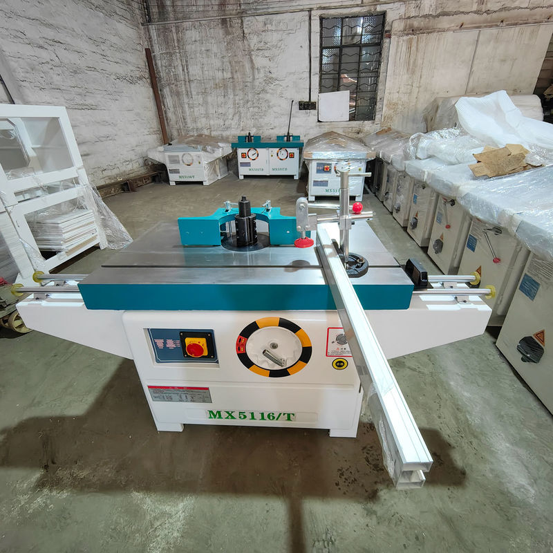 Table coulissante en bois de 4 kW fuseau moulisseur machine-outil pour le travail du bois industriel